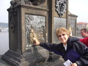 Barb Rubbing Statue for Luck